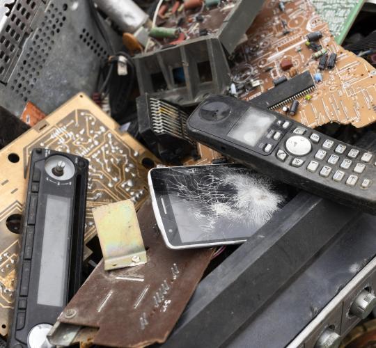 Elektros ir elektroninės įrangos atliekos: kaip tinkamai jas tvarkyti?